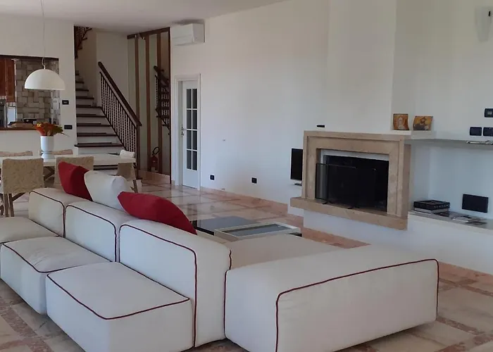 Vila Lavish Seaside With Garden And Stunning Views *