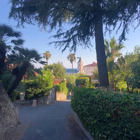 Lavish Seaside With Garden And Stunning Views Villa *