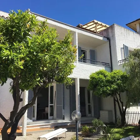 Lavish Seaside With Garden And Stunning Views Villa *