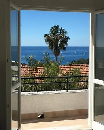 Lavish Seaside With Garden And Stunning Views