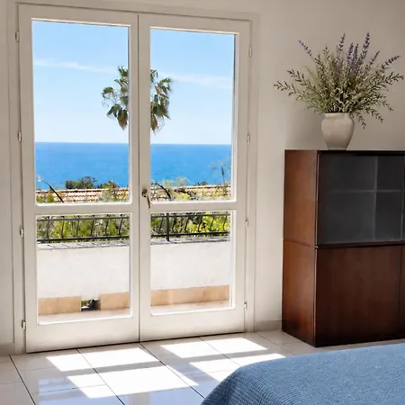 Lavish Seaside With Garden And Stunning Views Vila Sanremo
