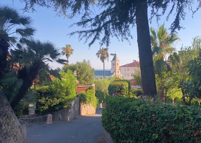 Lavish Seaside With Garden And Stunning Views Villa *