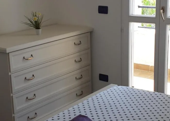 Lavish Seaside With Garden And Stunning Views *