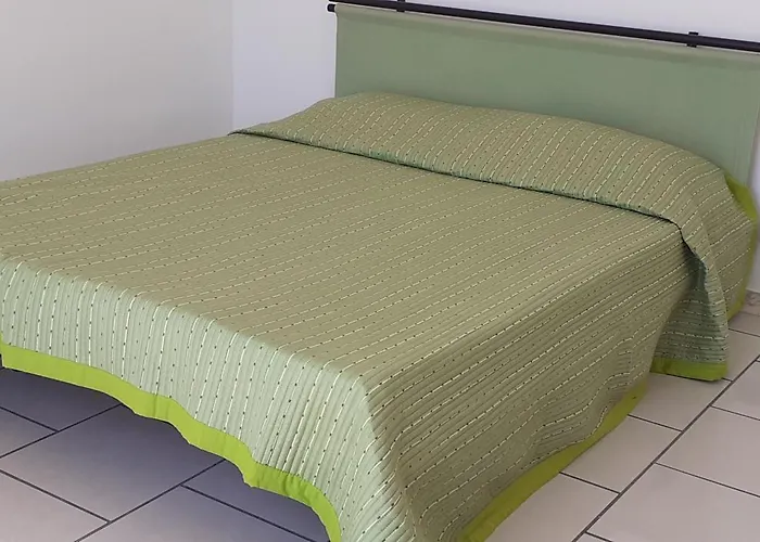 Lavish Seaside With Garden And Stunning Views *